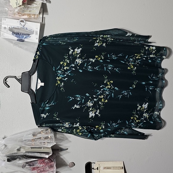 Terra & Sky Tops - Nwt Terra & Sky Sheer Sleeve Top #390